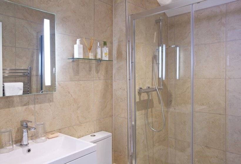 חדר דלוקס, Hedingham Old Pottery