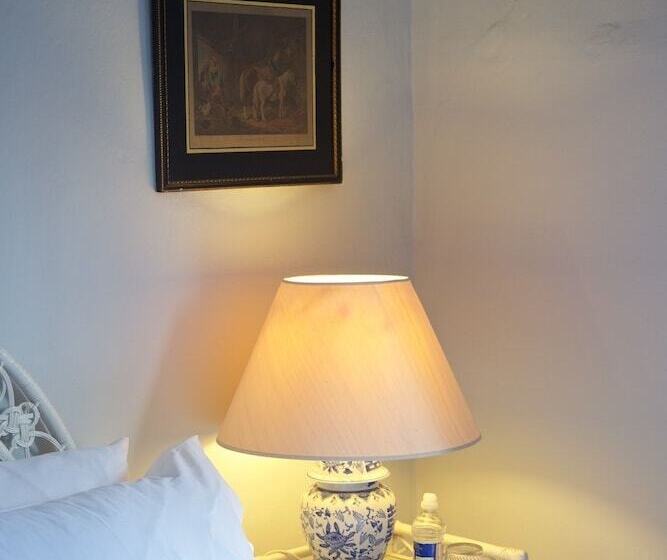 חדר דלוקס, Hedingham Old Pottery