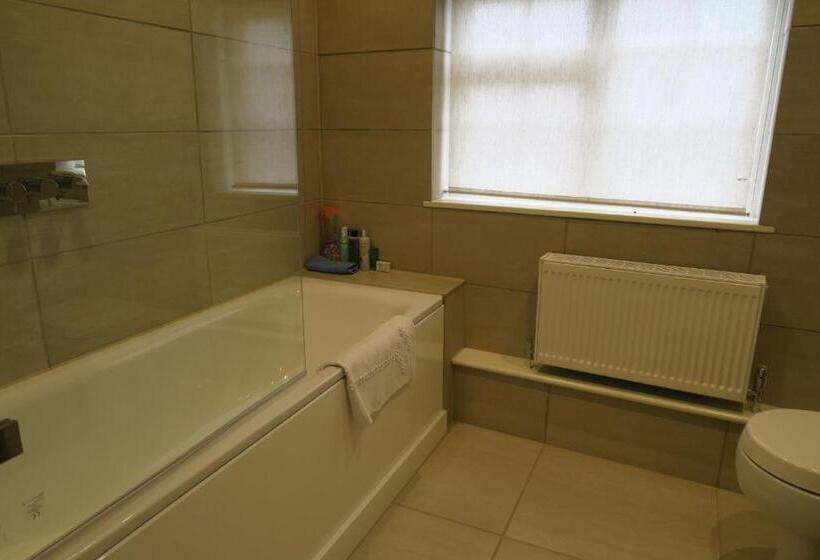 חדר דלוקס, Hedingham Old Pottery