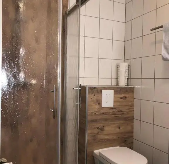 Quarto Triplo Standard com Balcão, Gästehaus Weber