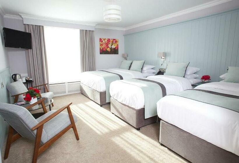 غرفة عائلية, Hayes