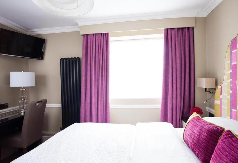 غرفة ديلوكس, Hayes