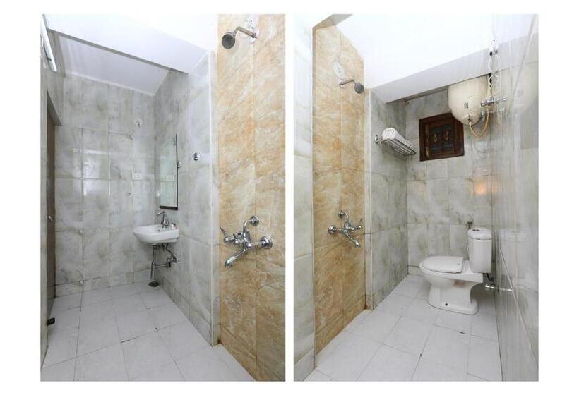 トリプルクラシックルーム, O Suba Krishmaa Residency