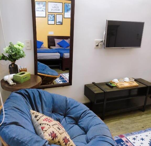 اتاق لوکس, Kontiki Danang Hostel