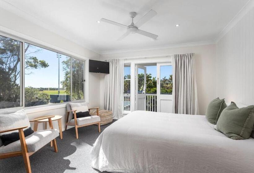 חדר סטנדרט נוף לבריכה, Finns At Old Bar