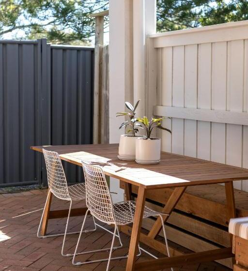 חדר סטנדרט נוף לבריכה, Finns At Old Bar