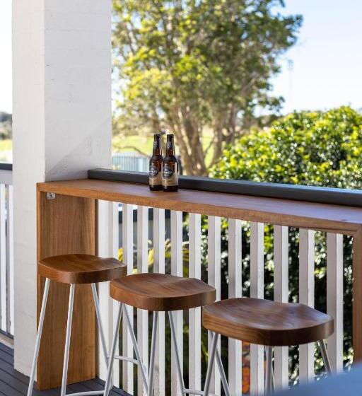 חדר סטנדרט נוף לבריכה, Finns At Old Bar