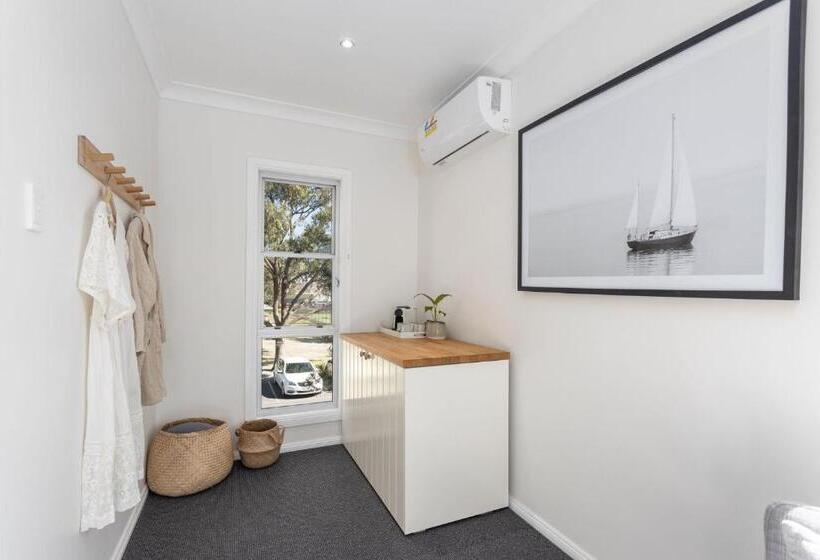 חדר סטנדרט נוף לבריכה, Finns At Old Bar