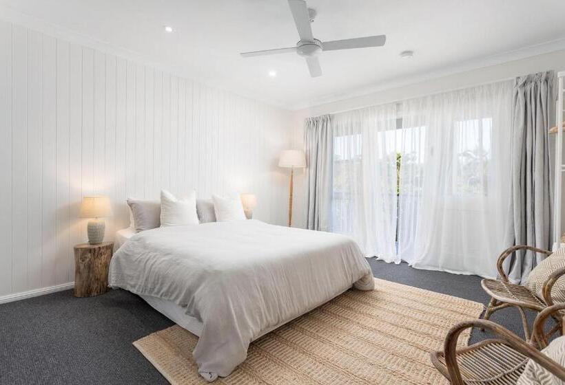 סטודיו סטנדרט נוף לים, Finns At Old Bar