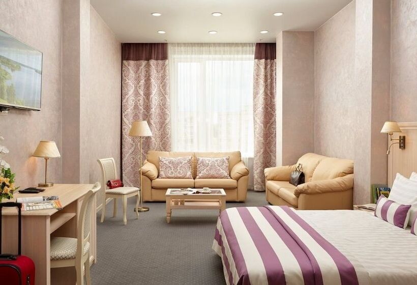 スーペリアールーム, Kapitolinn