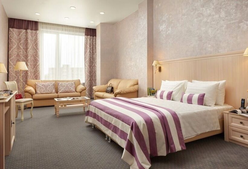 スーペリアールーム, Kapitolinn