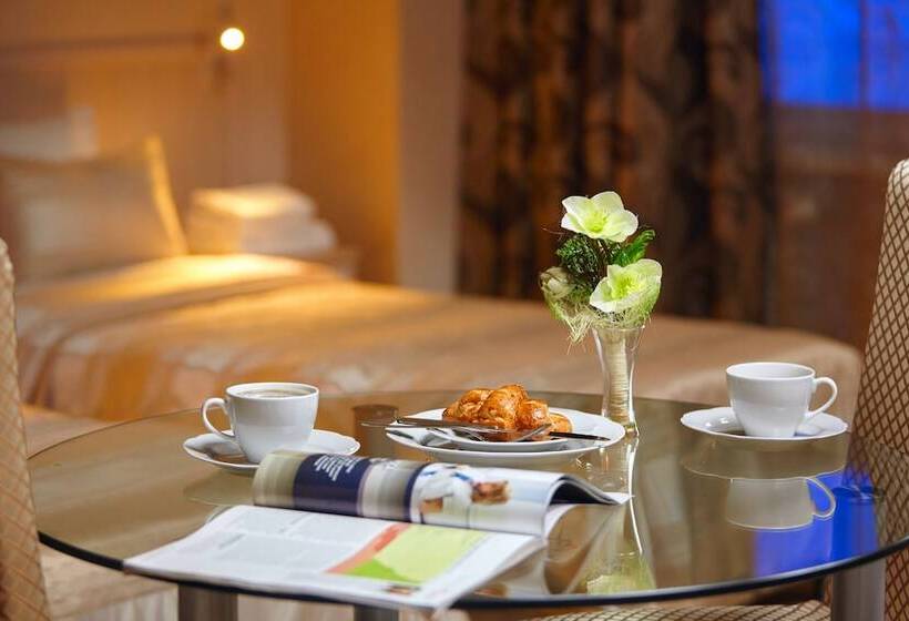 １ベッドルームアパートメント, Kapitolinn