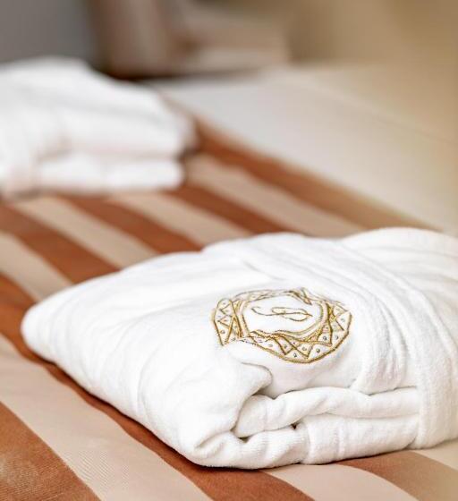 جناح سوبيريور, Le Premier