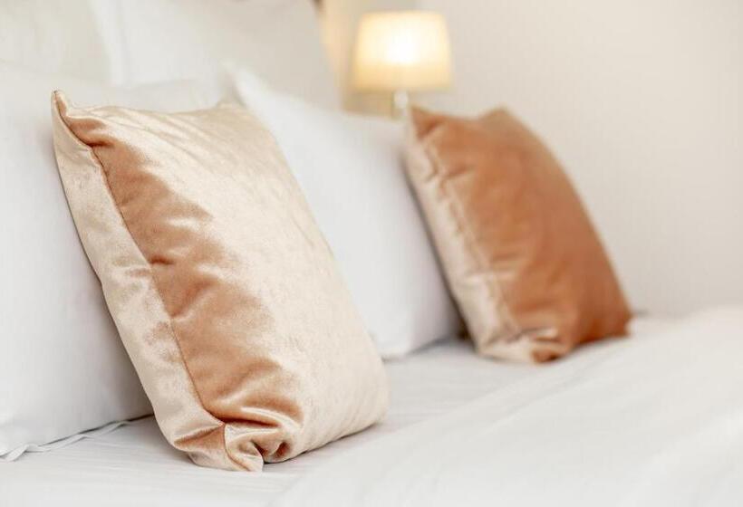 جناح سوبيريور, Le Premier