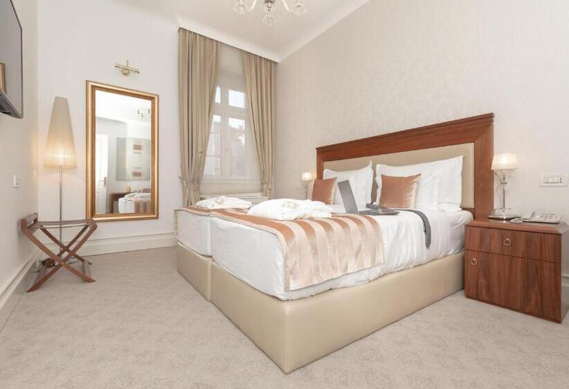 スーペリアースイート, Le Premier