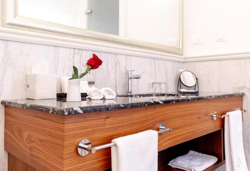 غرفة ديلوكس, Le Premier