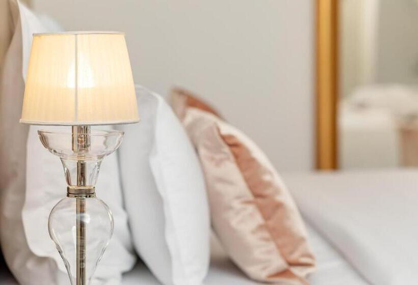 スタンダードルーム, Le Premier