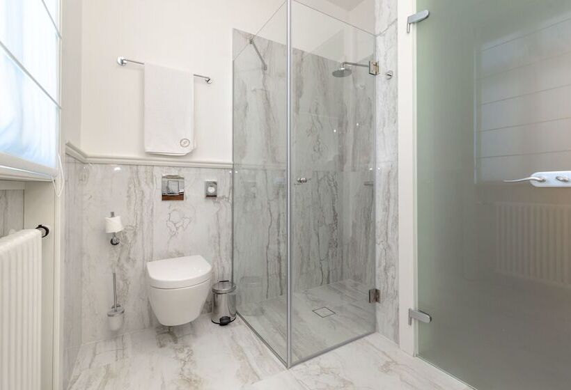 غرفة ديلوكس, Le Premier