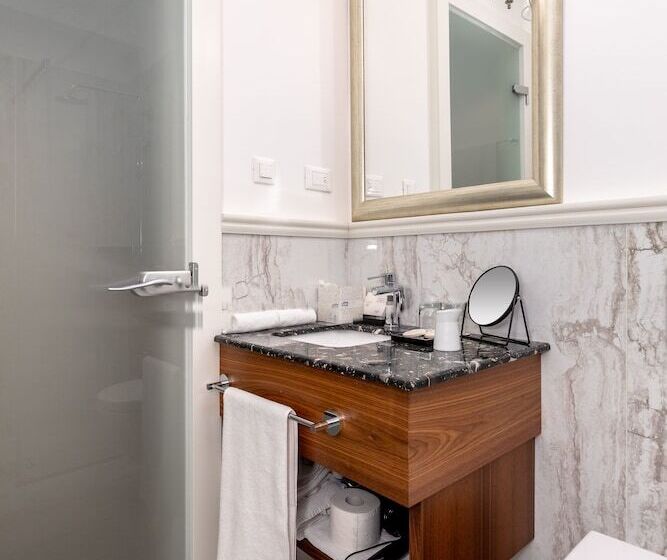 جناح سوبيريور, Le Premier