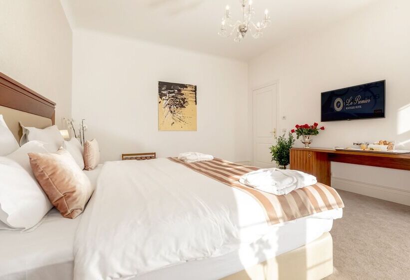 جناح ديلوكس, Le Premier