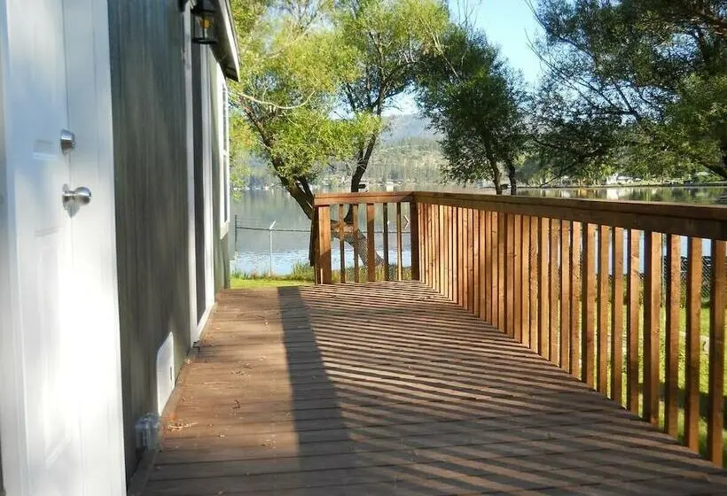 Talo 1 Makuuhuone, Willow Bay Rv Resort & Marina