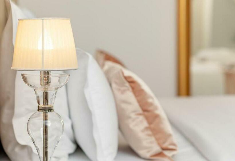 غرفة سوبيريور, Le Premier