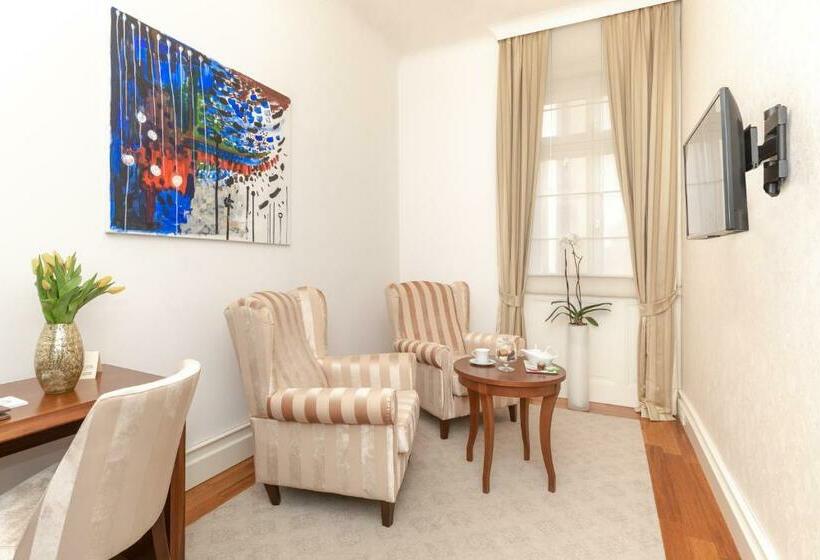 جناح سوبيريور, Le Premier