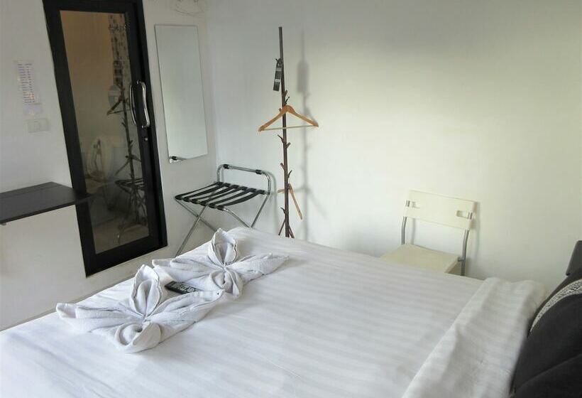 标准间, Moonlight Champa