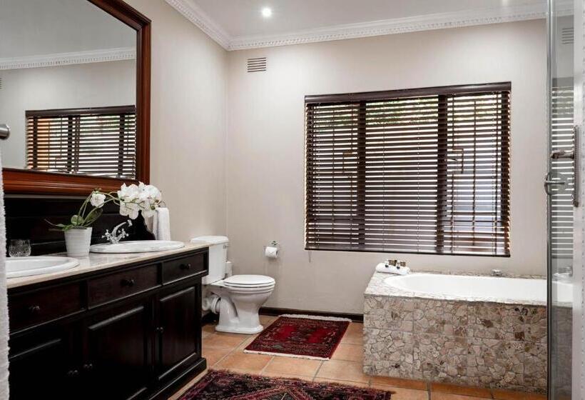 סוויטה, Valley Villa