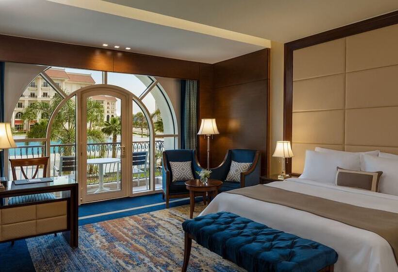 اتاق لوکس با چشمانداز استخر, The St Regis New Capital Cairo