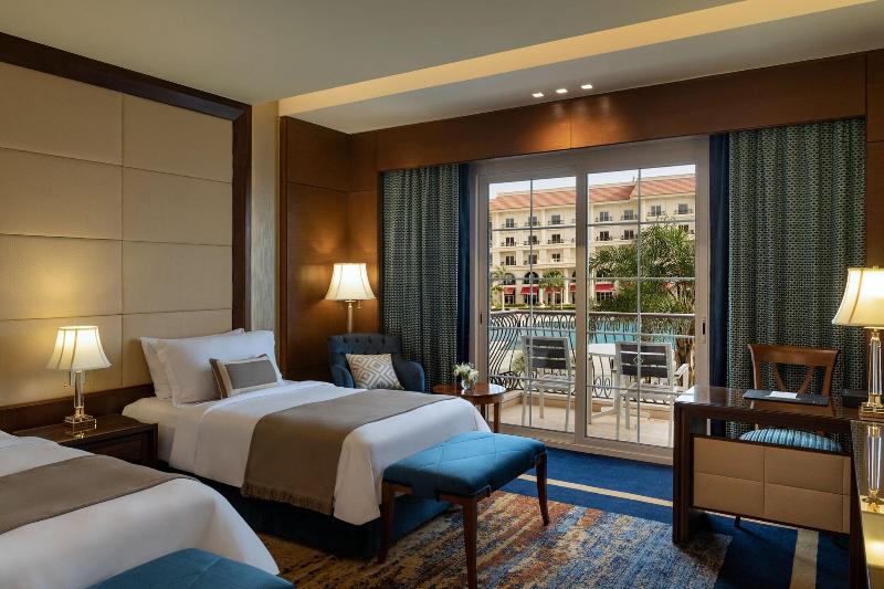 اتاق لوکس با چشمانداز استخر, The St Regis New Capital Cairo