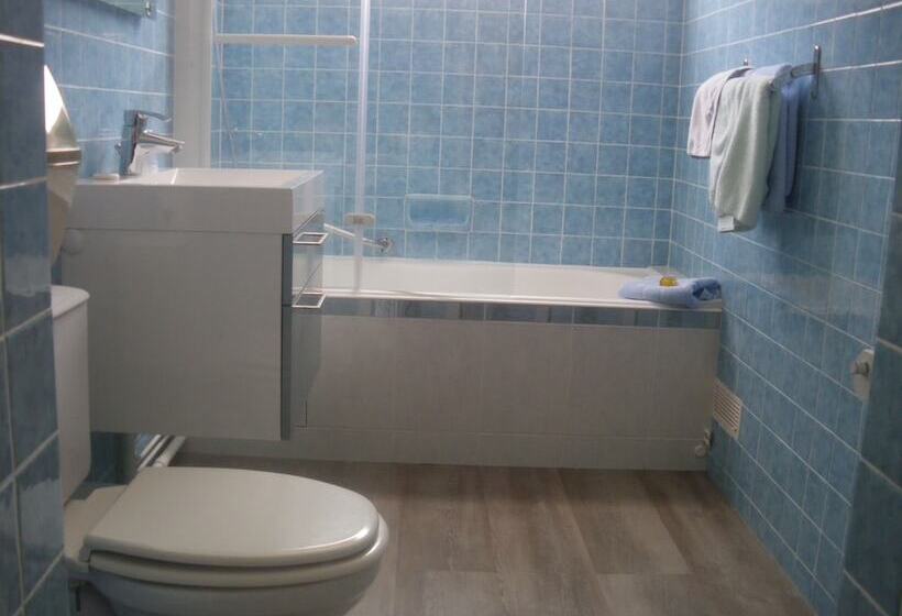 غرفة قياسية ثلاثية مزودة بتراس, A L'abri Des Vents