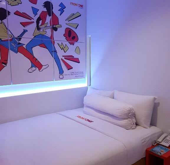 标准单人间, Front One Cabin Tirtonadi Solo