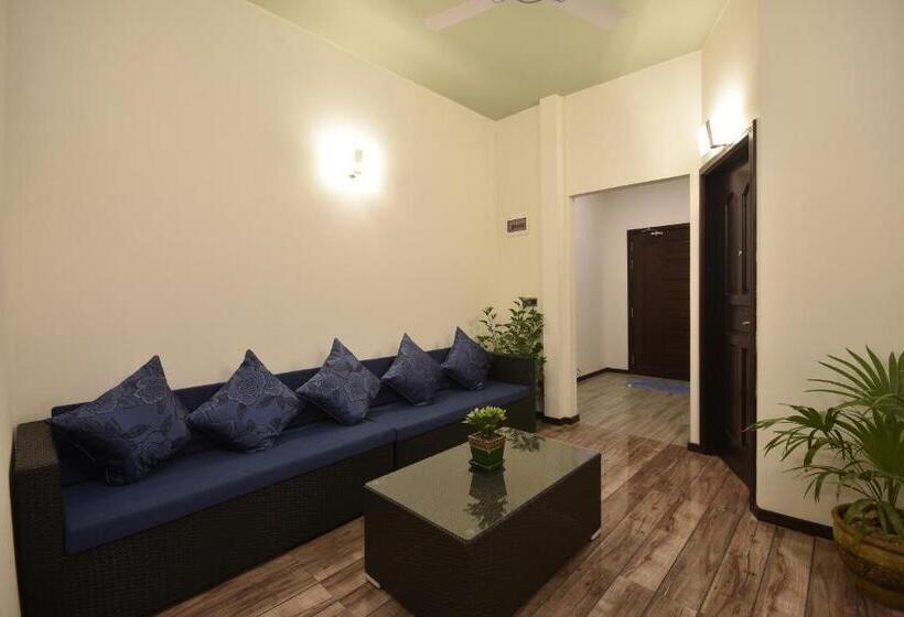 اتاق سوپریور با تخت بزرگ, Island Home Inn