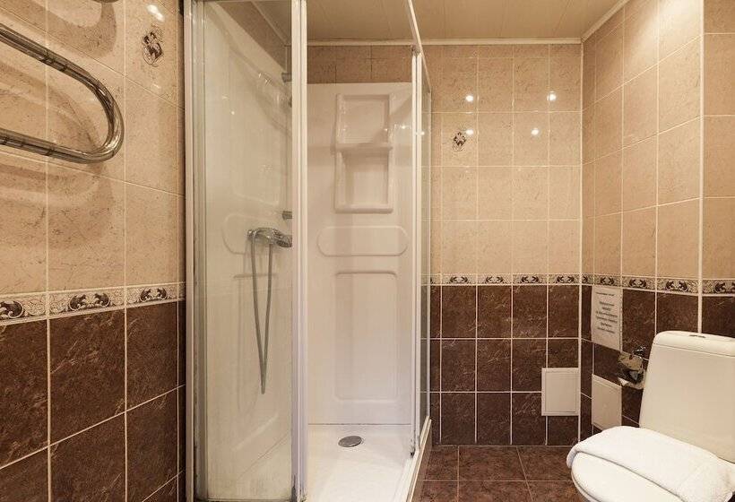 이코노미 트리플 룸, Priorat