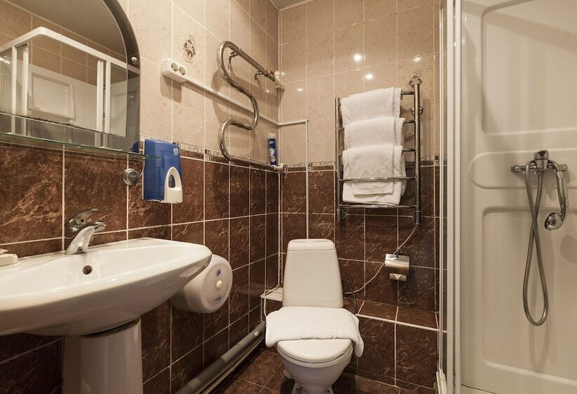 Economy Triple Room, Priorat
