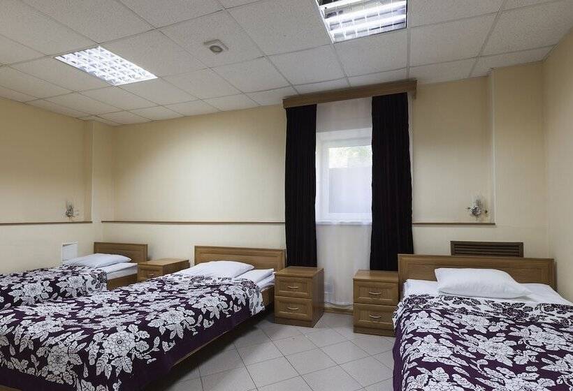 이코노미 트리플 룸, Priorat