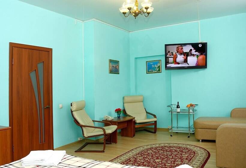 주니어 스위트, Troya