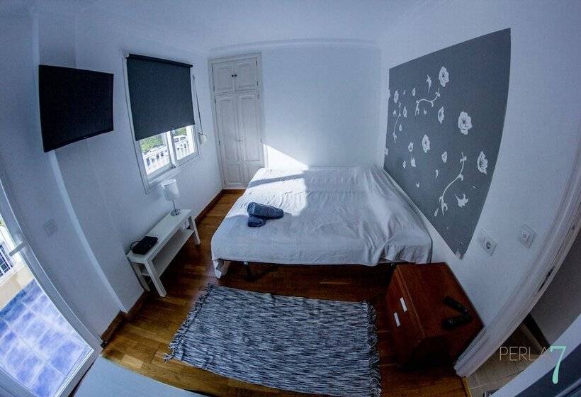 דירת שלושה חדרים, Perla Seven Apartments