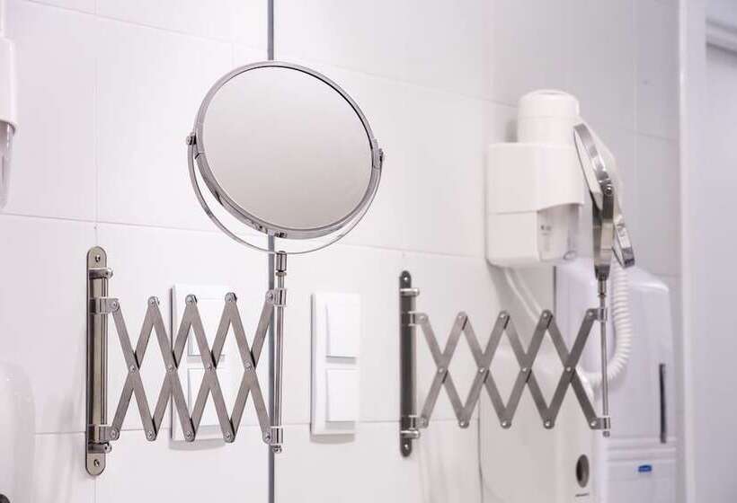 تختخواب در اتاق مشترک, Heaven Inn Suites & Terrace