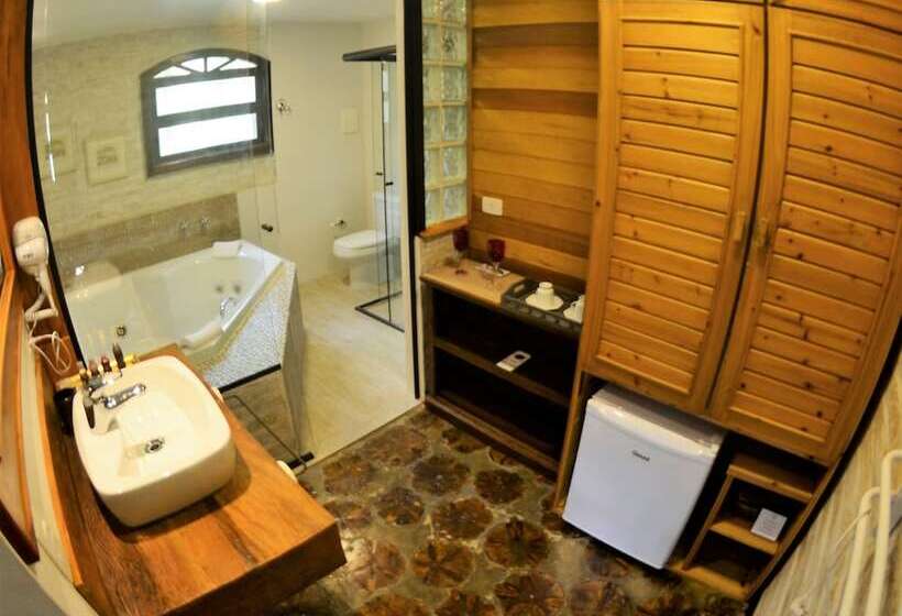 جناح مزود بجاكوزى, Pousada Toca Da Coruja