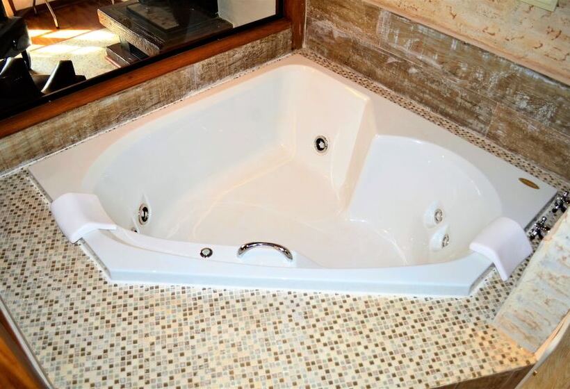 جناح مزود بجاكوزى, Pousada Toca Da Coruja