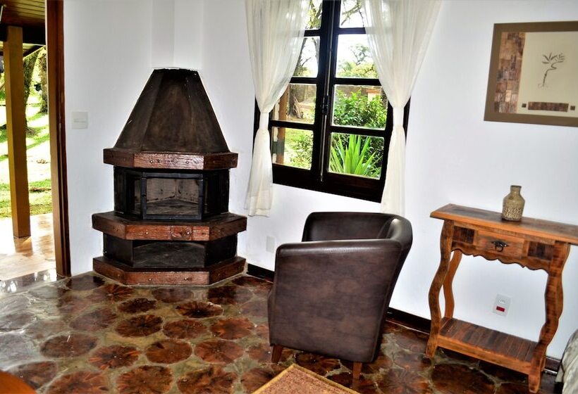 جناح مزود بجاكوزى, Pousada Toca Da Coruja