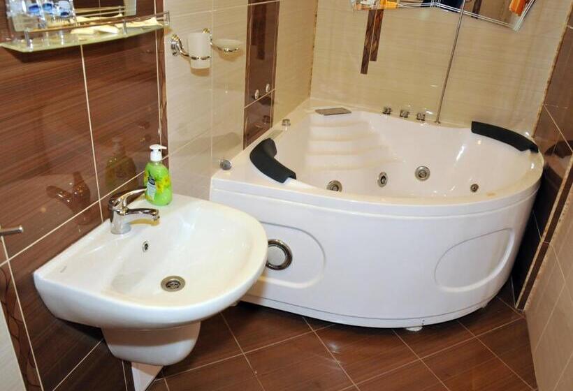 スタンダードスタジオ, Guesthouse Elizabeth