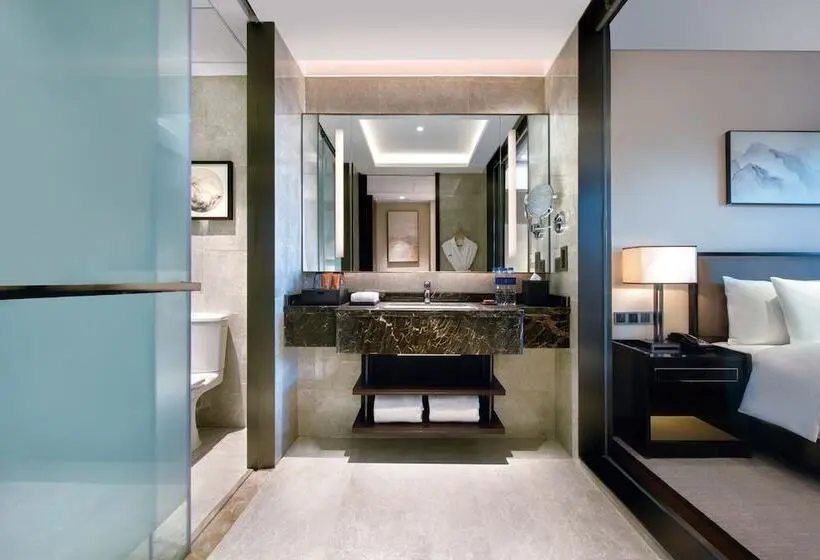 バルコニー付プレミアムルーム, Crowne Plaza Huailai By Ihg