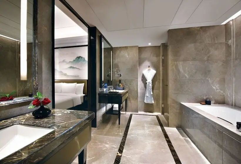 バルコニー付プレミアムルーム, Crowne Plaza Huailai By Ihg