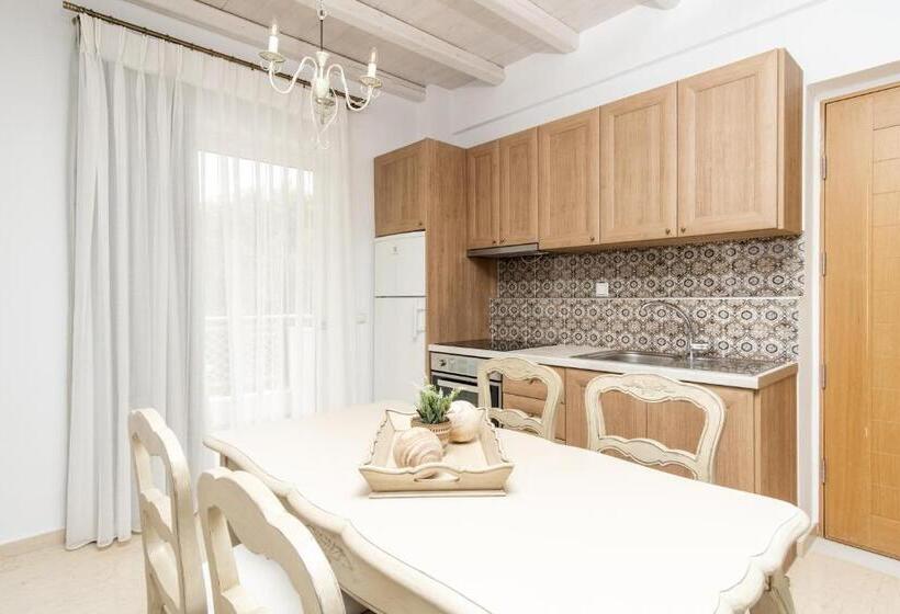 Люкс Кровать Кинг, Cyano