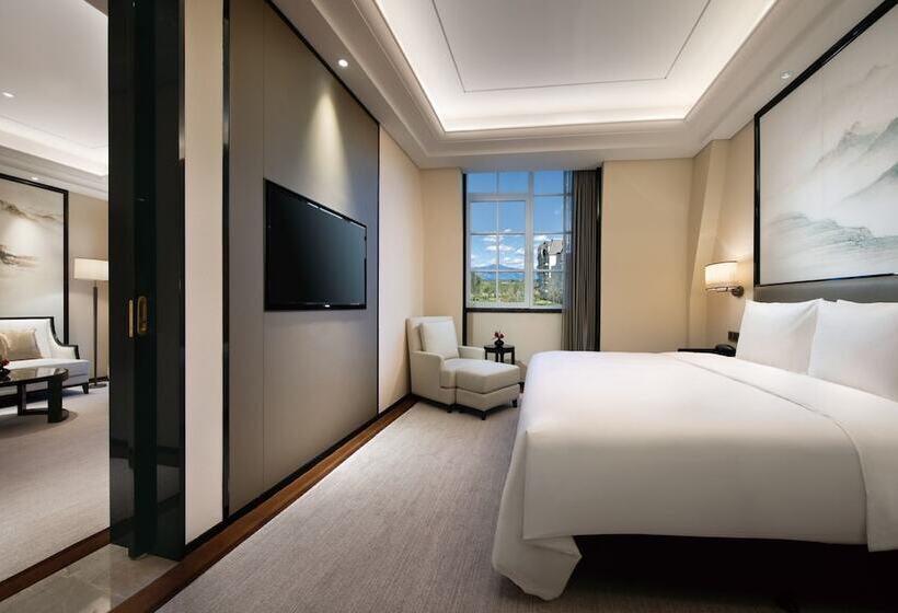 스탠다드 룸 더블 침대, Crowne Plaza Huailai By Ihg