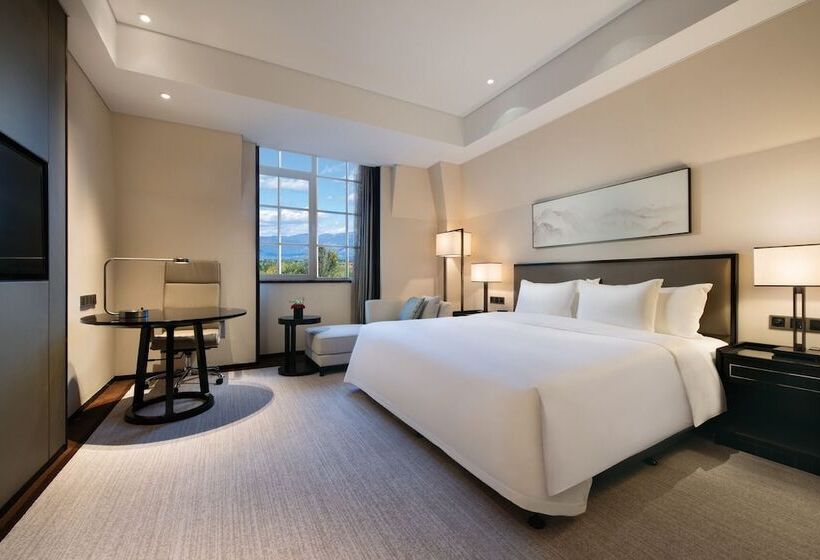 ダブルベッドスタンダードルーム, Crowne Plaza Huailai By Ihg