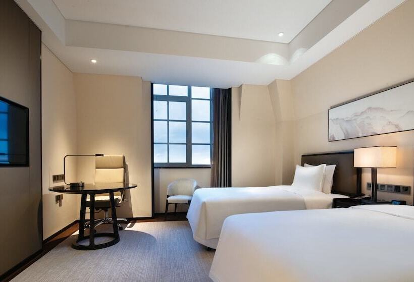 ダブルベッドスタンダードルーム, Crowne Plaza Huailai By Ihg